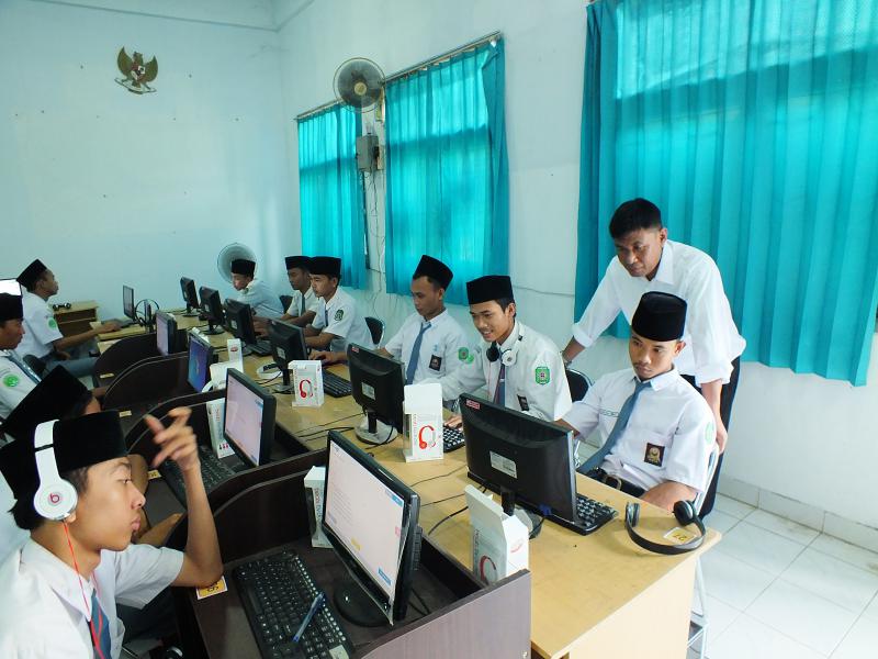 Belajar di LAB komputer